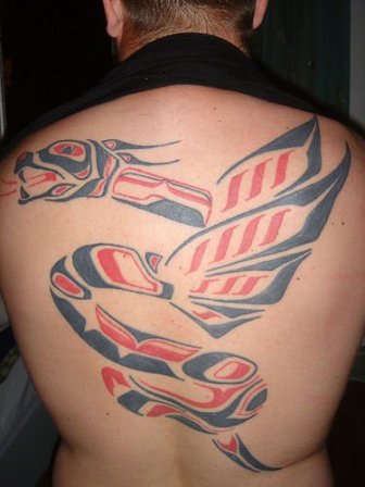 Czerwono-czarne kontury smoka